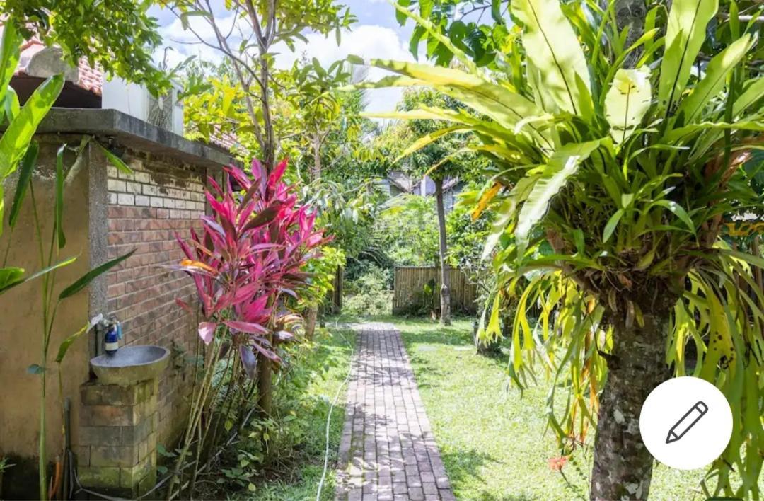 Ary House Ubud Экстерьер фото