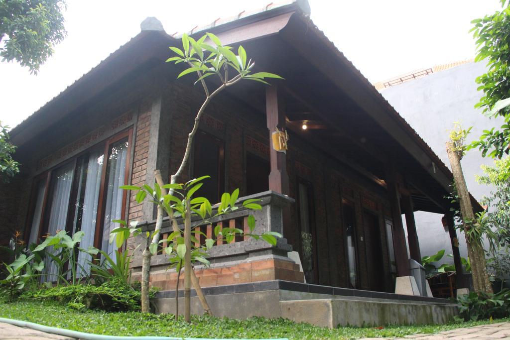 Ary House Ubud Экстерьер фото